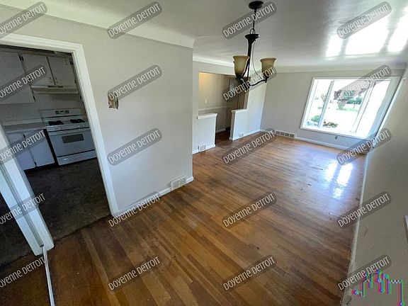 5th image of 22210 Sussex Ave