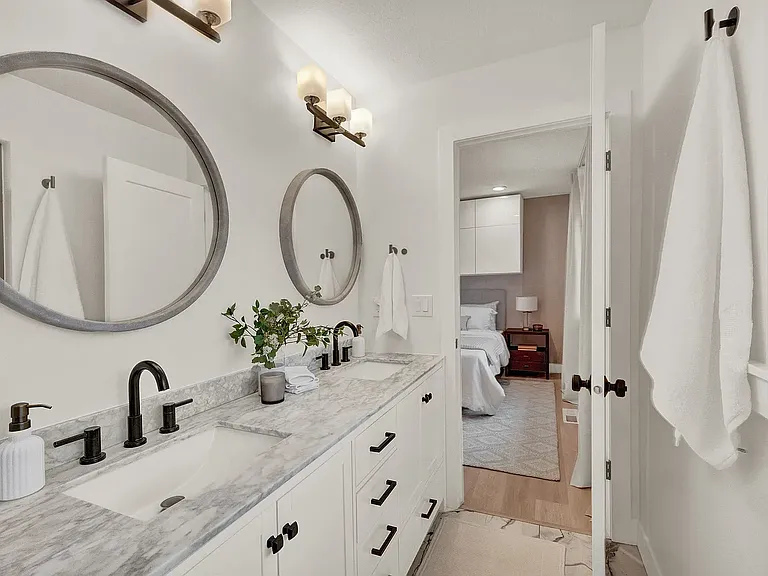 2311 E Delia Dr #R — Photo 10