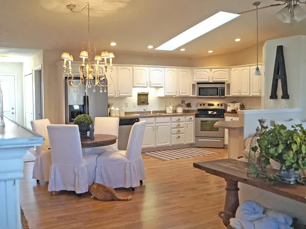 1112 Lakota Ln, Bismarck, ND 58504