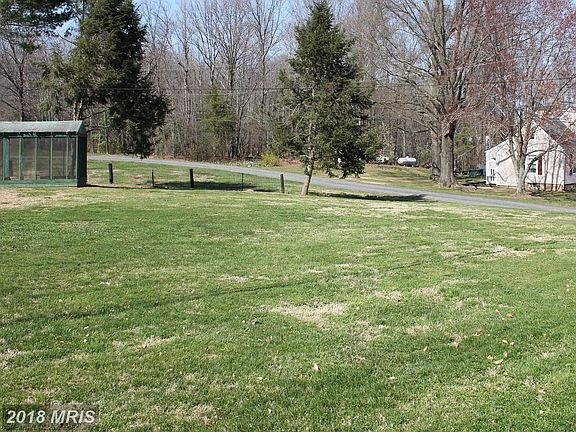5th image of 74 Sanford Dr
