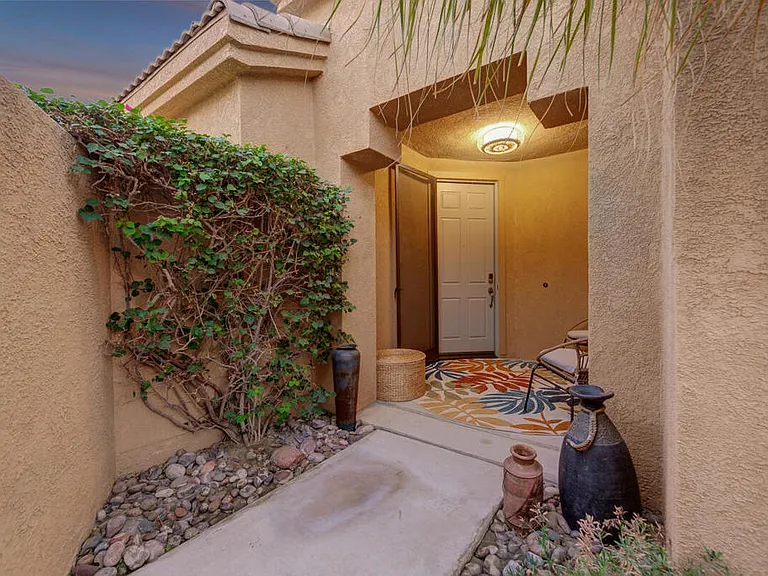 67361 N Laguna Dr — Photo 15