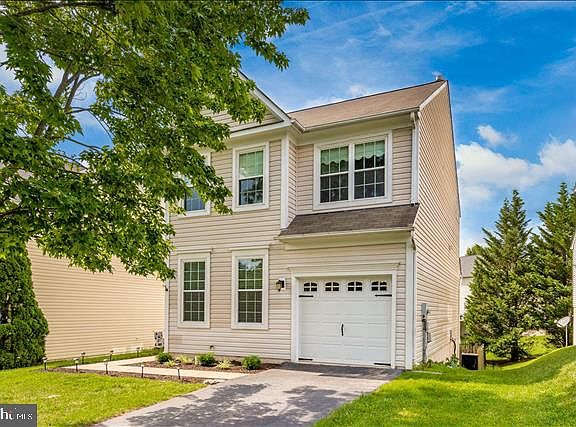 3rd image of 9668 Fleetwood Ct