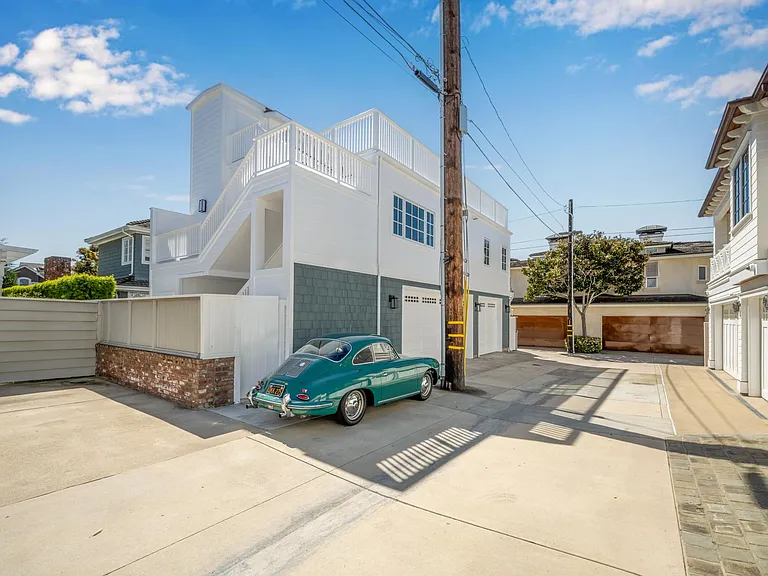 215 Poinsettia Ave #1/2 — Photo 39