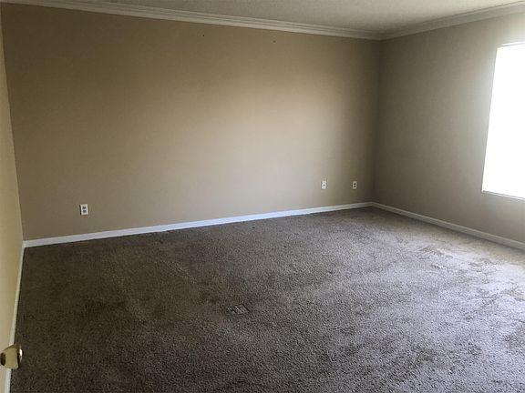 3rd image of 3416 Brandenburg Blvd