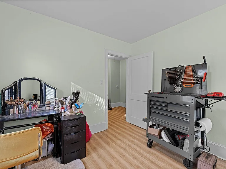 607 Watson Ave — Photo 5