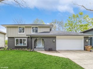 1647 NW 97th St, Clive, IA 50325