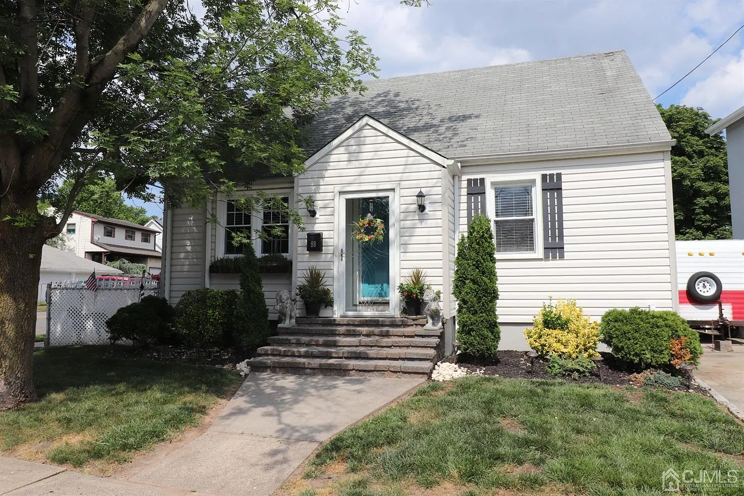 98 Liberty St photo 1