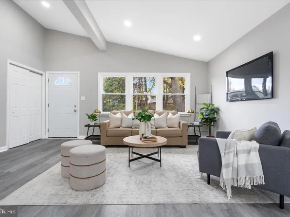 515 Gwynnvale Rd, Baltimore, MD 21208