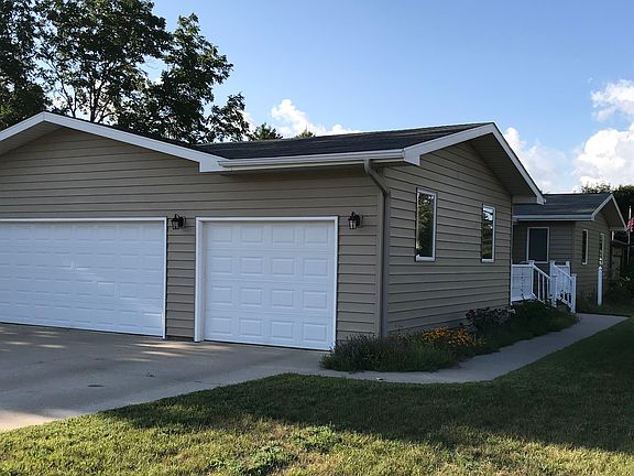 Driveway is off Jenson St.