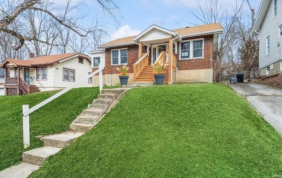 1st image of 7437 Lynn Ave