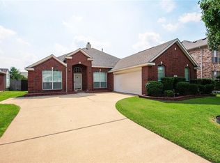 5295 W Cove Way, Grand Prairie, TX 75052