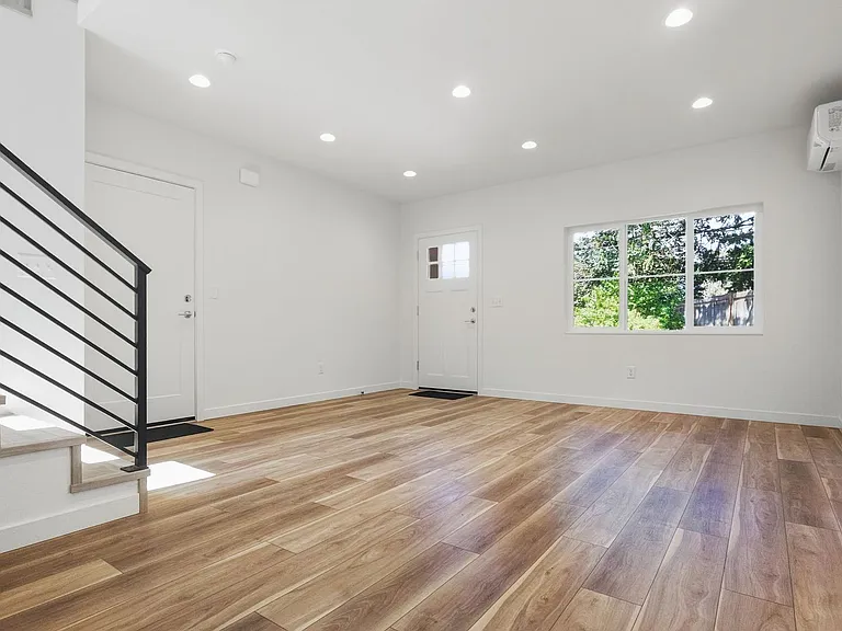 3543 NE 145th St — Photo 5