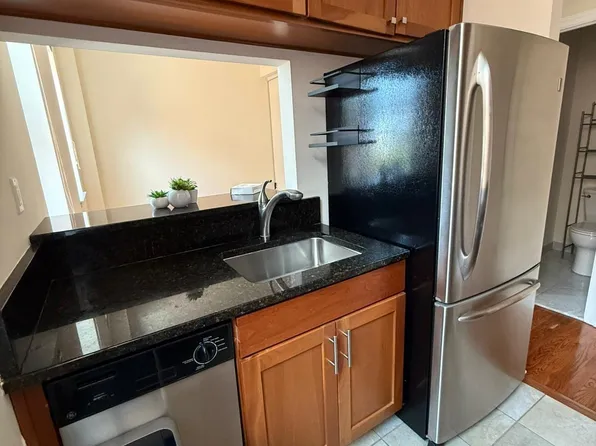 186 Wayne Street image 14 of 25