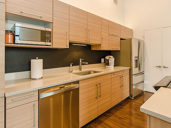 3rd image of 225 N 4th St Suite 202