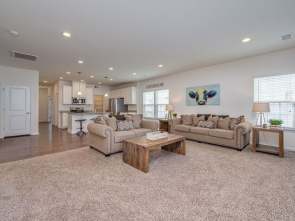 5th image of 2820 Bluestem Ln