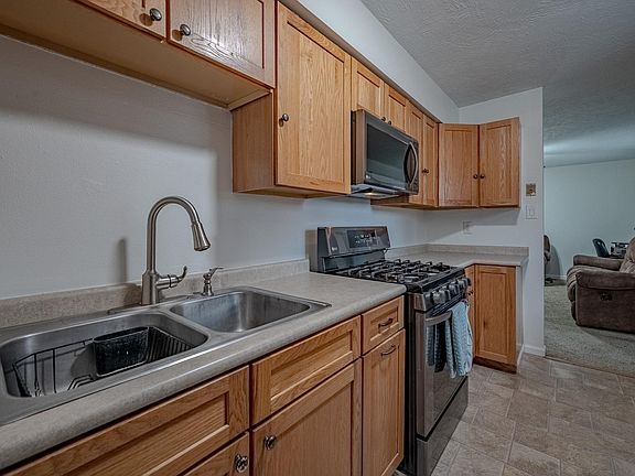 5th image of 725 Alice St