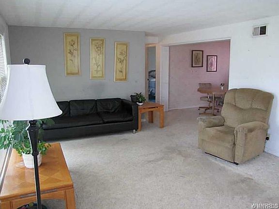 2nd image of 518 Montrose Ave