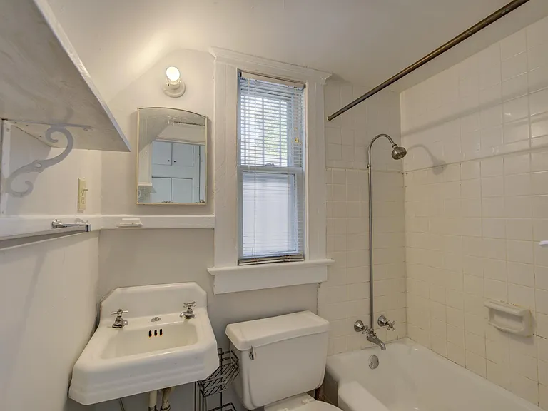 19 S Evergreen St — Photo 8