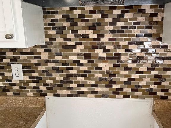 2nd image of 2285 White Oak Dr