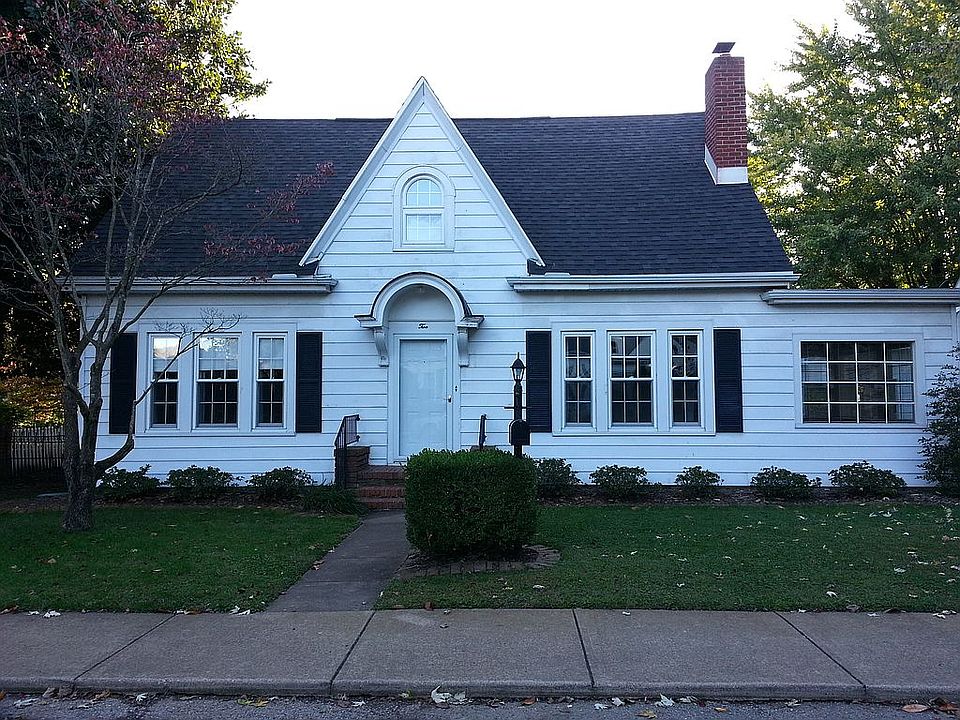 2 Colonial Ct