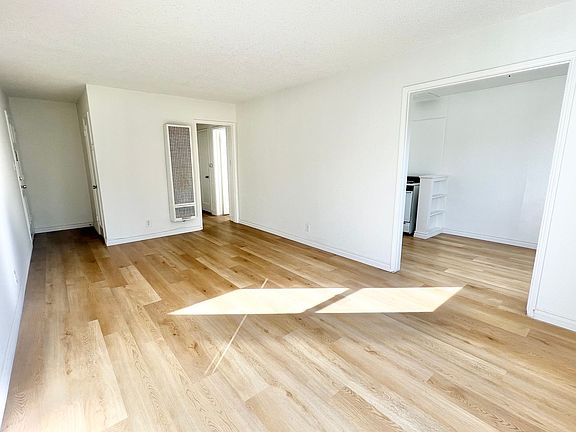 3rd image of 4548 N Banner Dr APT 4