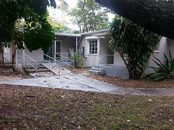 3rd image of 2447 Pierce St #2