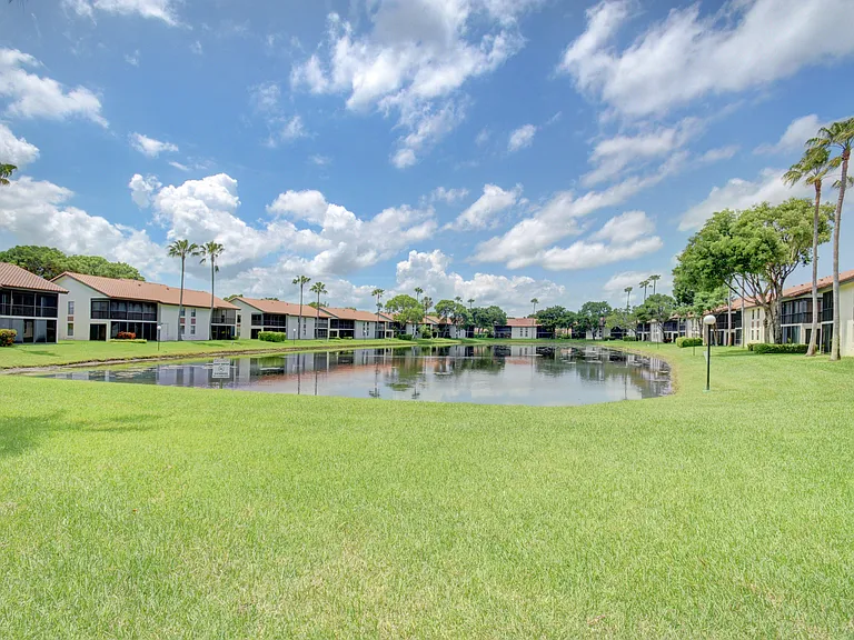 5895 Autumn Lake Ln #A — Photo 29