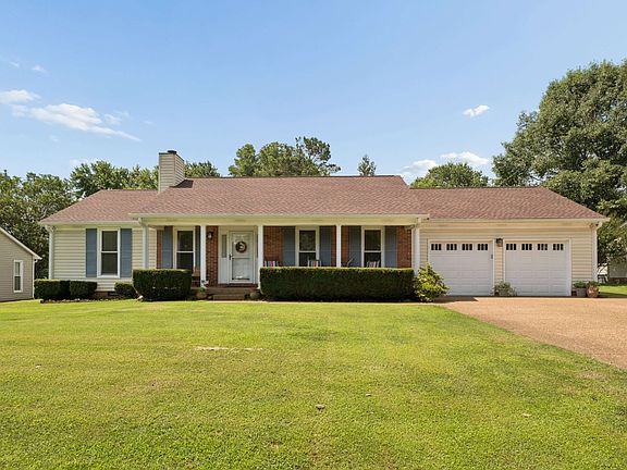 3rd image of 504 Riverview Dr
