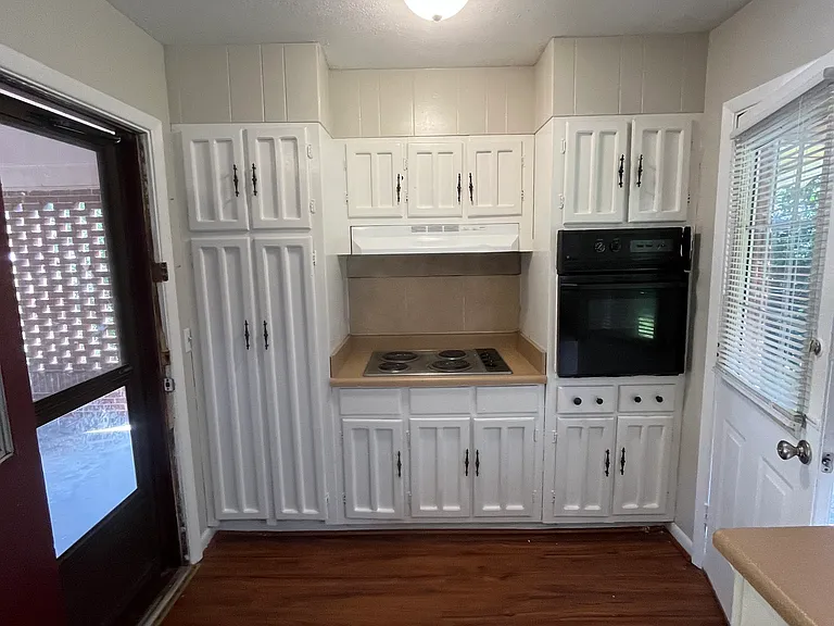 214 Palomino Ln — Photo 8