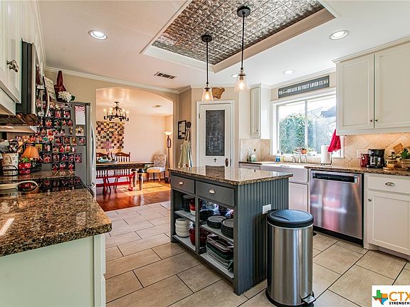 4th image of 813 Blaylock Cir