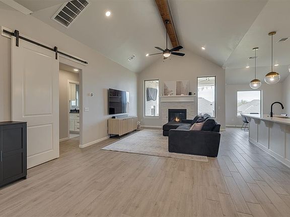 4th image of 3024 Dudley Dr