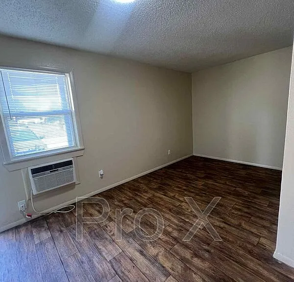 930 N Goetz Blvd #2 — Photo 6