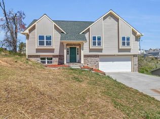 8207 Fallen Maple Dr, Chattanooga, TN 37421