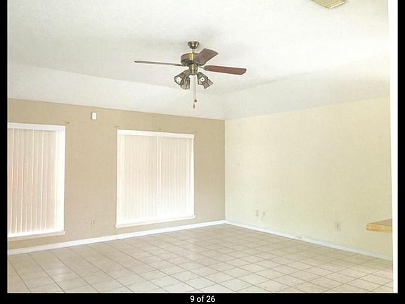 Spacious living room!