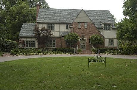 1st image of 6125 Mission Dr