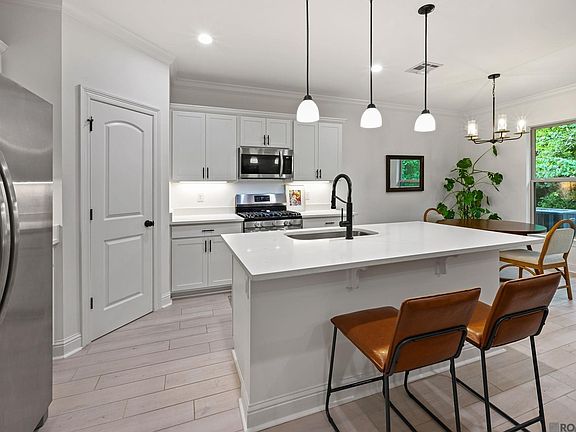 4th image of 9233 Asoka Ave