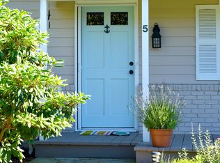 5 Booker Ln, Westhampton, NY 11977