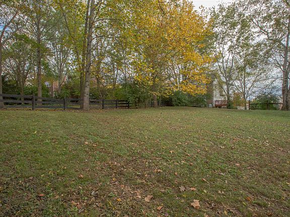 3rd image of 127 Eagles Glen Dr