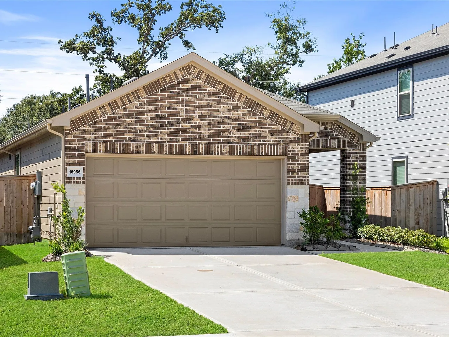 3 bed, 2.0 bath, 1278 sqft, $1,850 — Photo 1