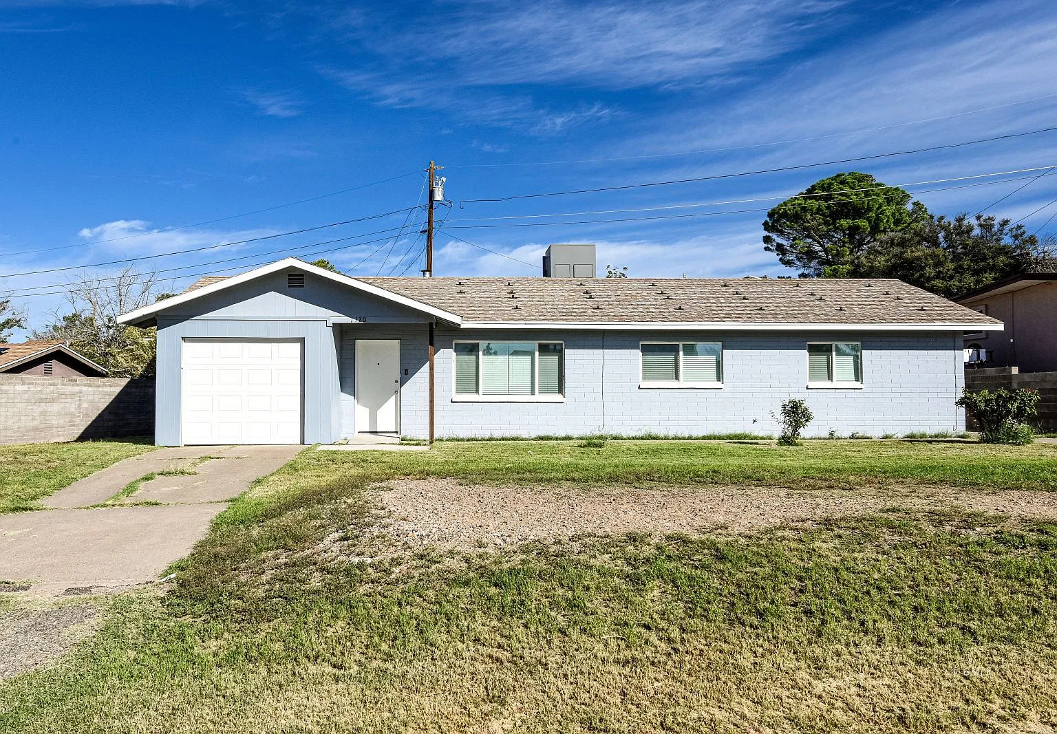 4 bed, 2.0 bath, 2089 sqft, $2,200 — Photo 1