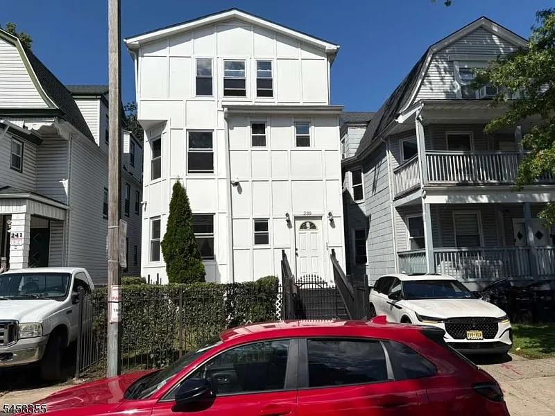 239 S Clinton St #1