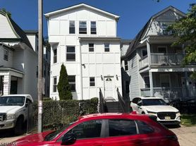 239 S Clinton St, East Orange, NJ
