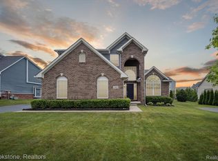 7422 S Village Dr, Clarkston, MI 48346