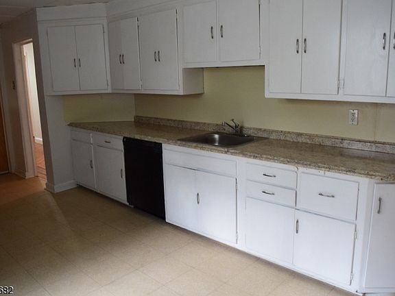 3rd image of 43 Monroe Pl Floor 3