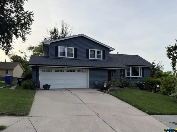 904 W Perry St, Papillion, NE 68046