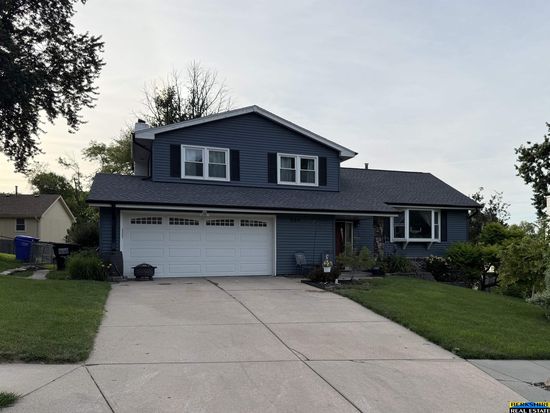 904 W Perry St, Papillion, NE 68046