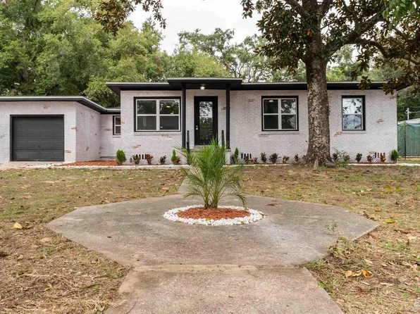 13 Srant Dr, Pensacola, FL 32506