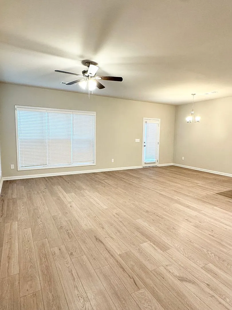 McCoy Street Townhomes! — Photo 4