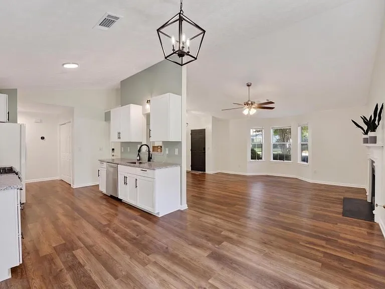 2558 Candlewood Way — Photo 11