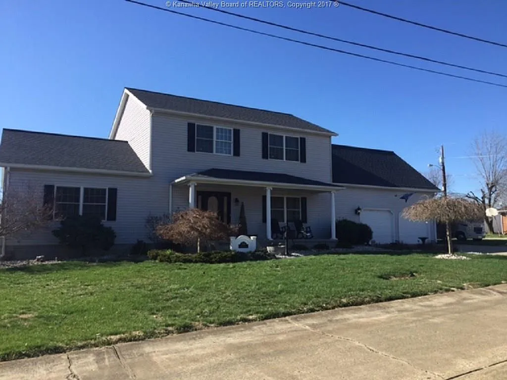 2809 Pine Ave photo 1